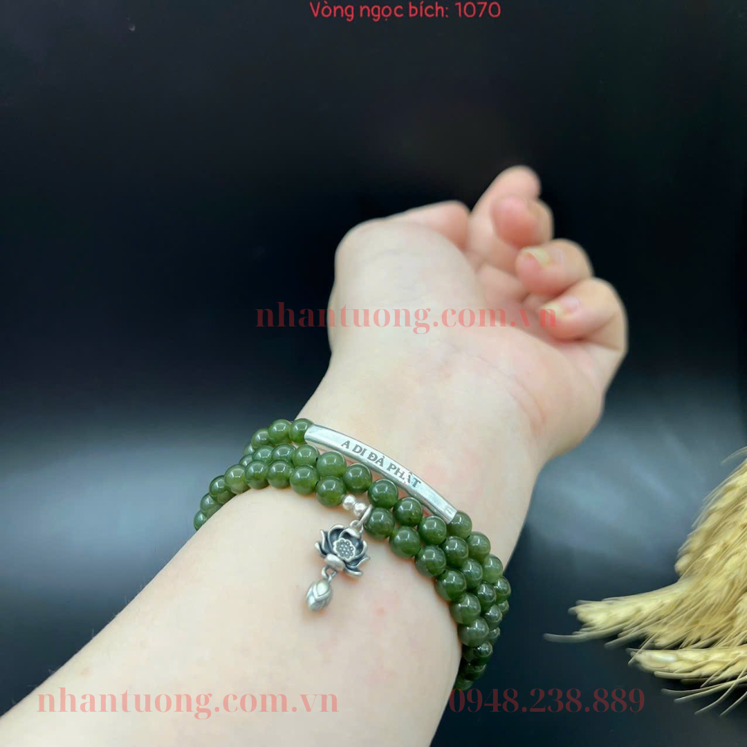 Vòng đá ngọc bích charm bạc